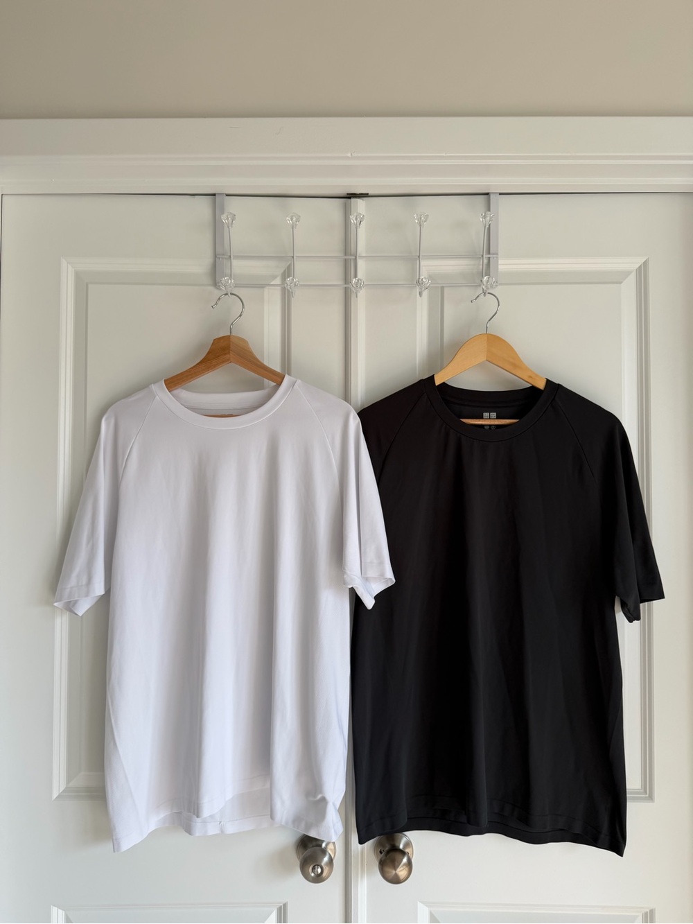 2 Uniqlo Men's Dry-Ex Short Sleeve Tee - White & Black